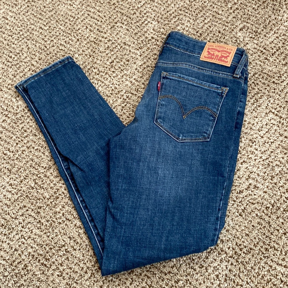 Levi’s 711 Skinny Jeans